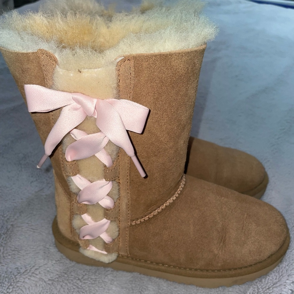 Koolaburra by UGG Size 5 Women’s, Size 3 Kids Chestnut Uggs with Pink Bows